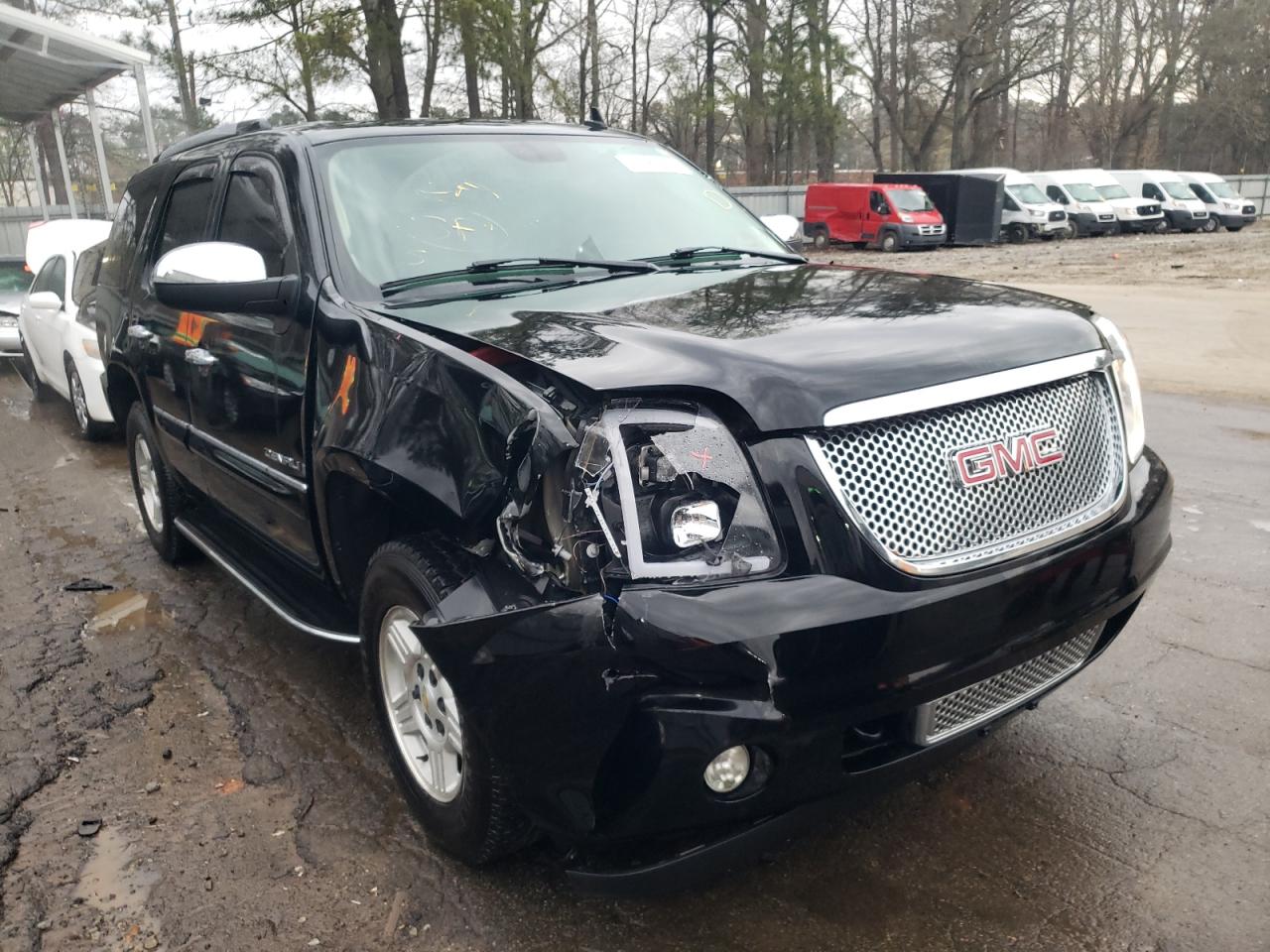GMC YUKON DENA 2007 with VIN 1GKFK638X7J233708 - Photo from auction