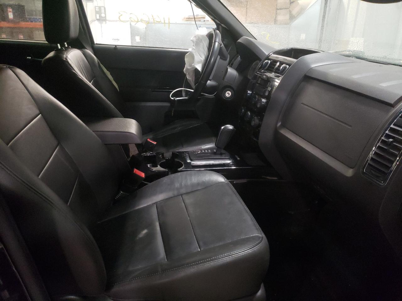 Photo 5 from auction – 2011 FORD ESCAPE LIM with VIN 1FMCU9EG7BKB53098