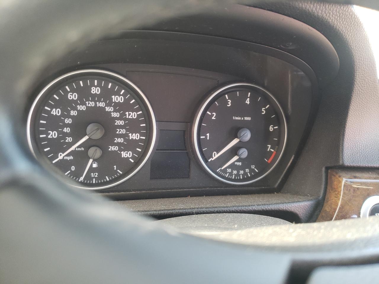Photo 8 from auction – 2006 BMW 330 I with VIN WBAVB33586KS37001