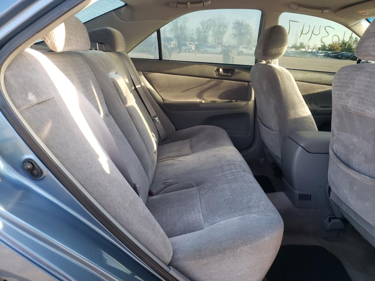 Photo 6 from auction – 2003 TOYOTA CAMRY LE with VIN JTDBE32KX30239652