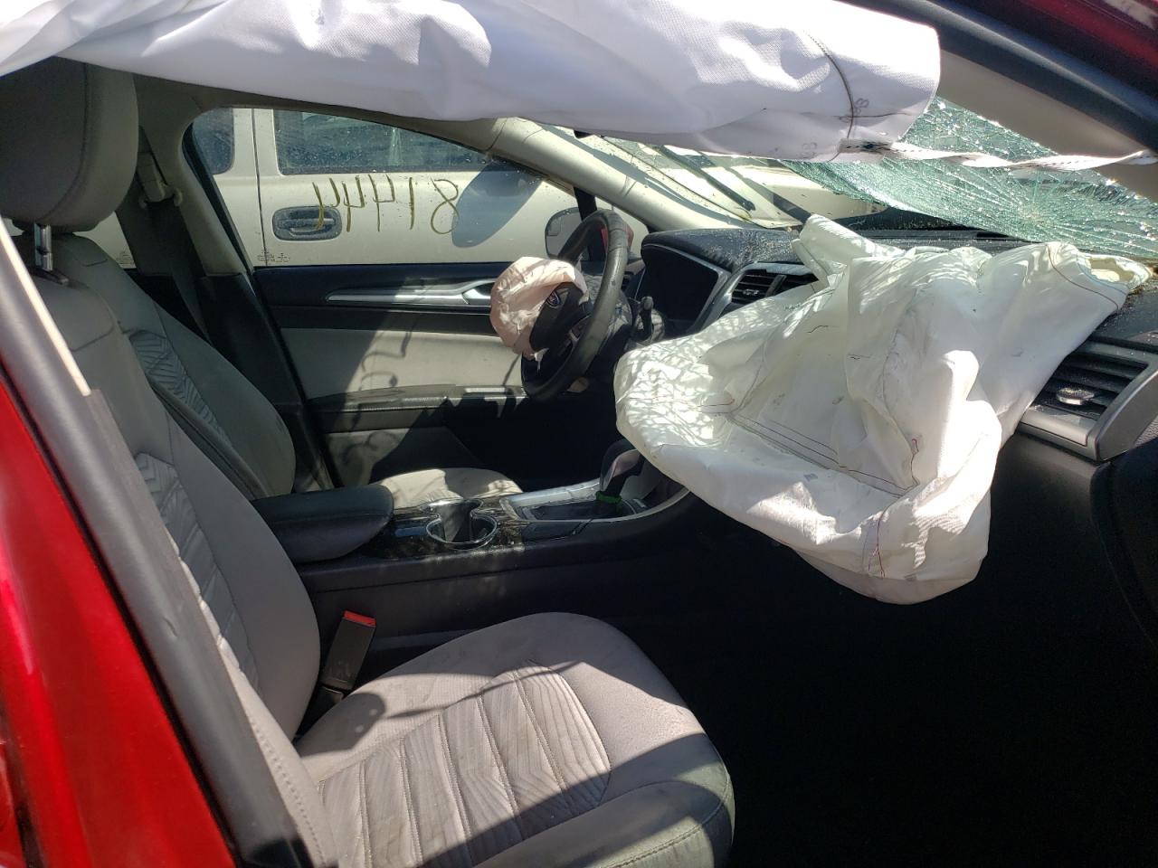 Photo 5 from auction – 2016 FORD FUSION S with VIN 3FA6P0G78GR396302