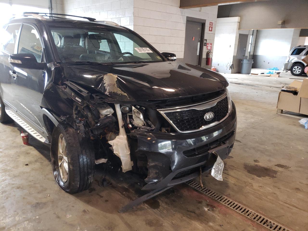 Photo 9 from auction – 2014 KIA SORENTO LX with VIN 5XYKTCA66EG474444