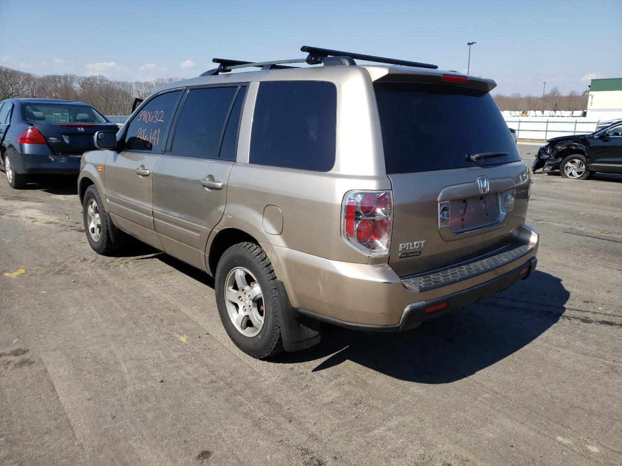 Photo 3 from auction – 2006 HONDA PILOT EX with VIN 5FNYF28556B000678