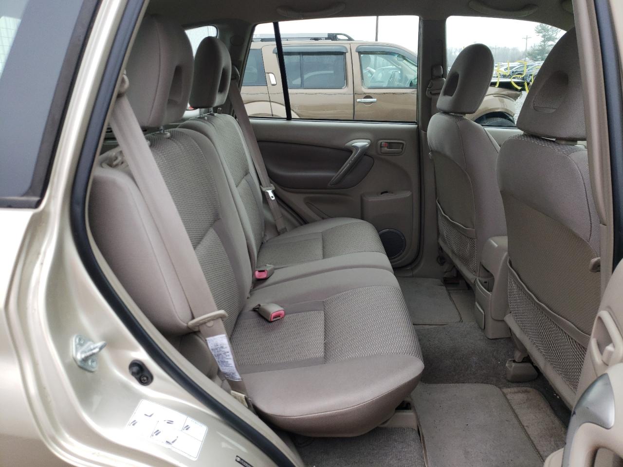 Photo 6 from auction – 2005 TOYOTA RAV4 with VIN JTEGD20V250076333