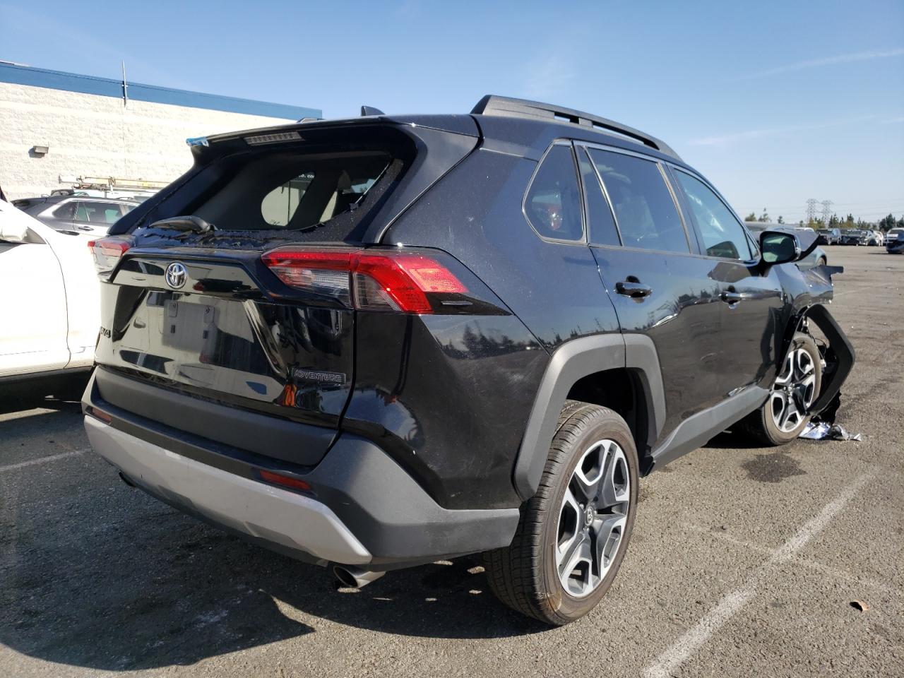 Photo 4 from auction – 2020 TOYOTA RAV4 ADVEN with VIN 2T3J1RFVXLC092888