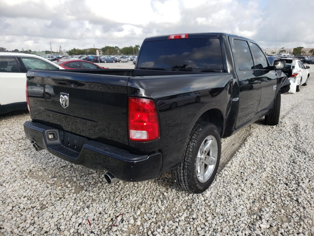 Photo 4 from auction – 2017 RAM 1500 ST with VIN 3C6RR6KT4HG768747
