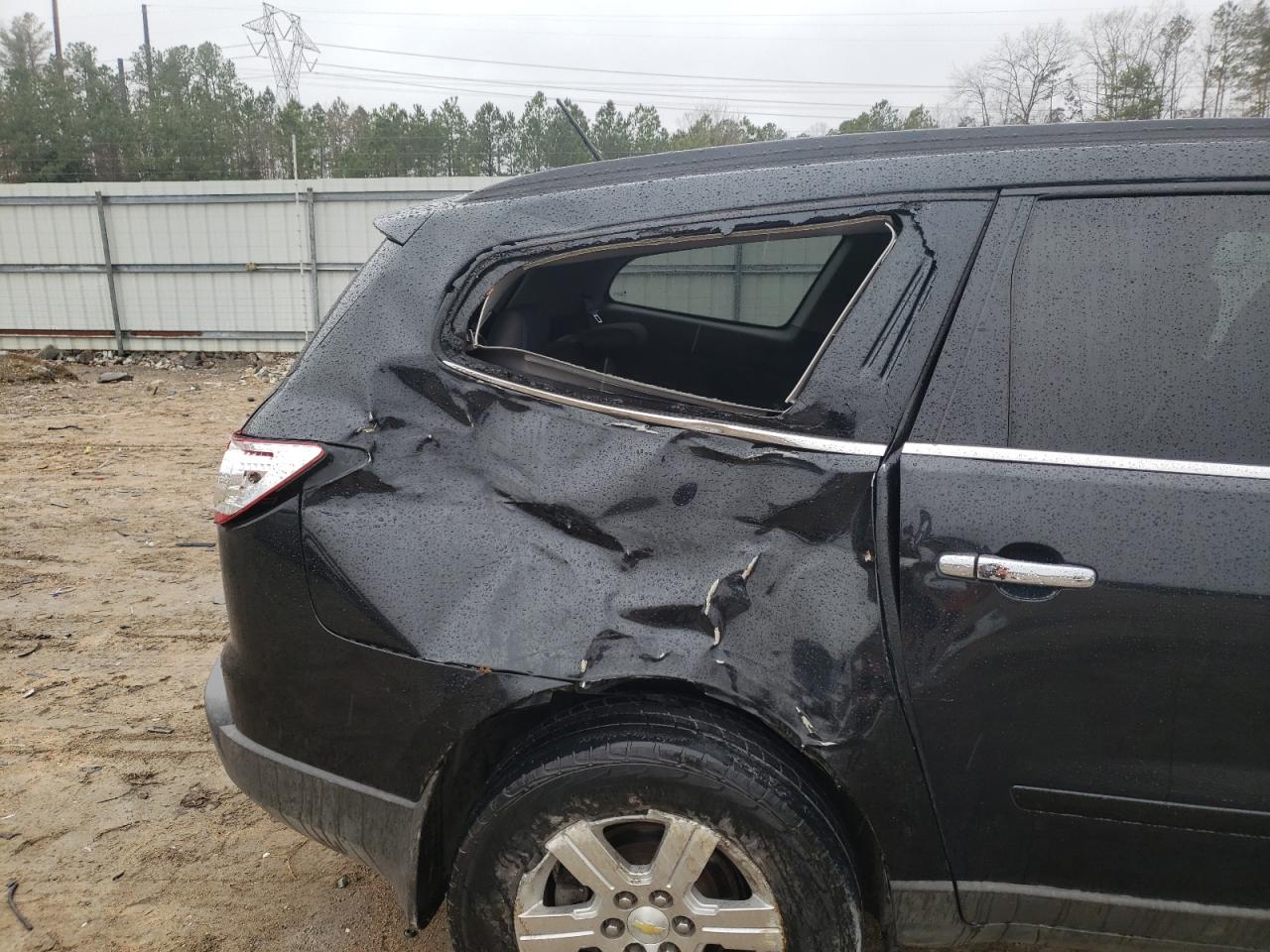 Photo 9 from auction – 2010 CHEVROLET TRAVERSE L with VIN 1GNLVFED2AS138438