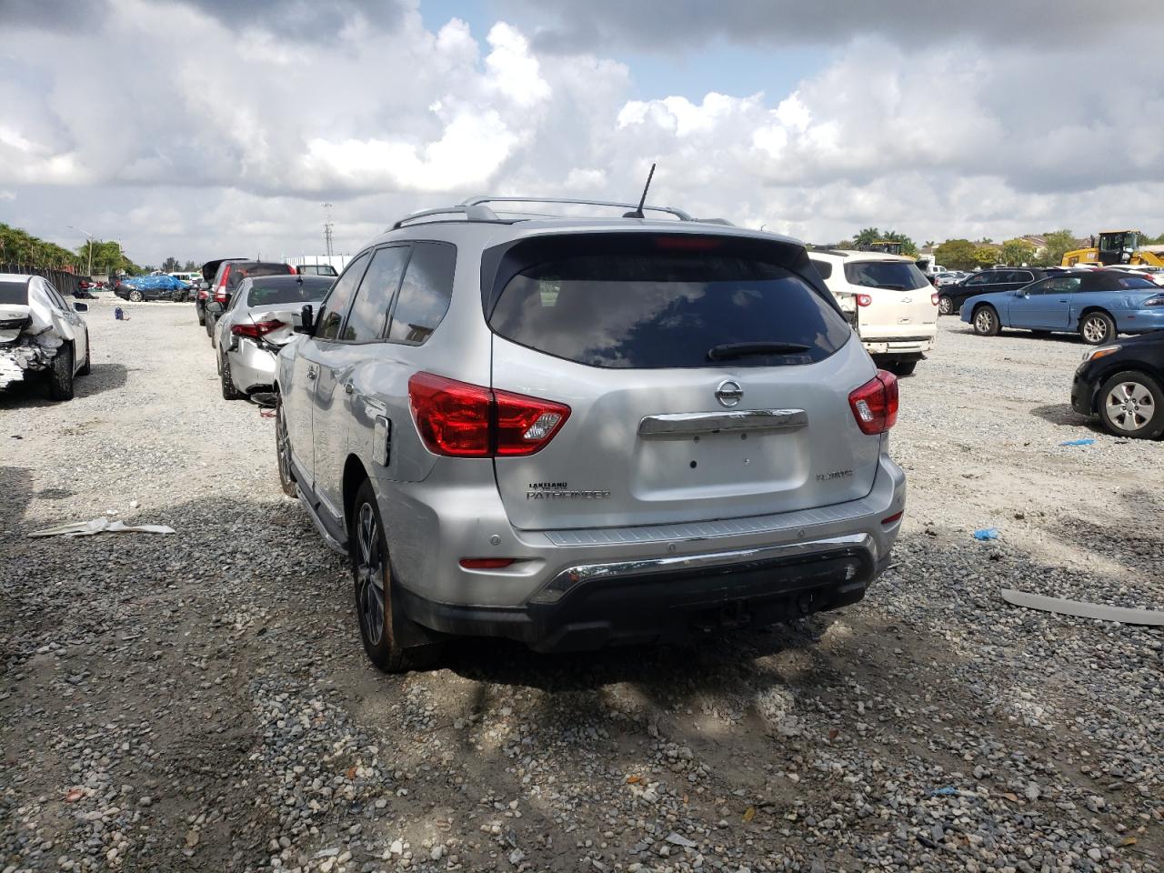 Photo 3 from auction – 2018 NISSAN PATHFINDER with VIN 5N1DR2MN1JC655210