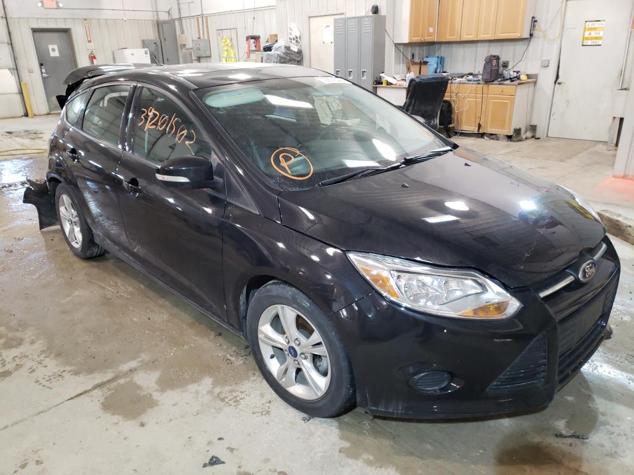 FORD FOCUS SE 2014 z numerem VIN 1FADP3K26EL157377 - Zdjęcie z aukcji