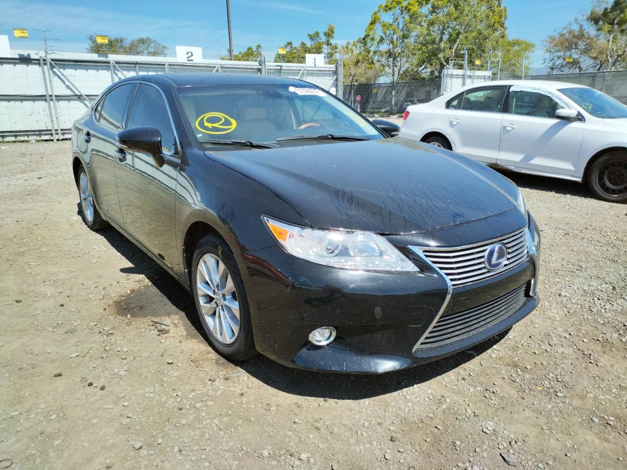 LEXUS ES 300H 2015 with VIN JTHBW1GG7F2096043 - Photo from auction
