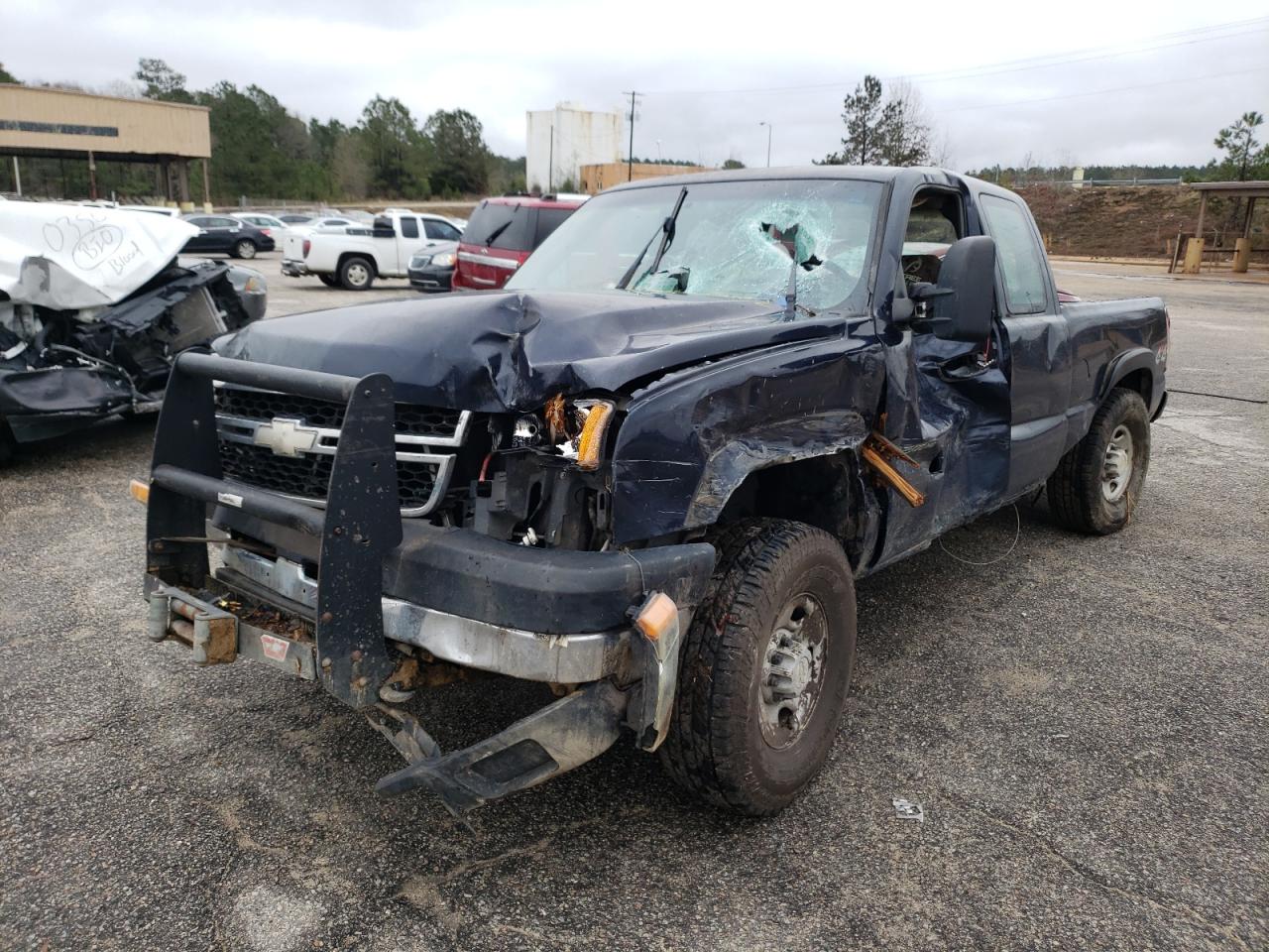 Photo 2 from auction – 2006 CHEVROLET SILVERADO with VIN 1GCHK29U46E264591