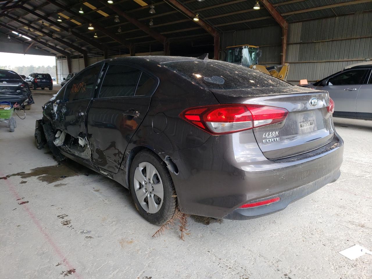 Photo 3 from auction – 2017 KIA FORTE LX with VIN 3KPFK4A78HE135415