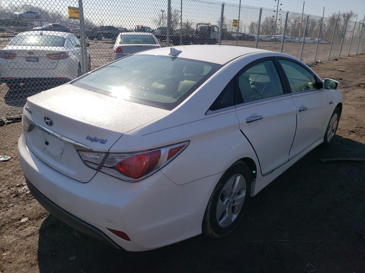 Photo 4 from auction – 2012 HYUNDAI SONATA HYB with VIN KMHEC4A47CA020942