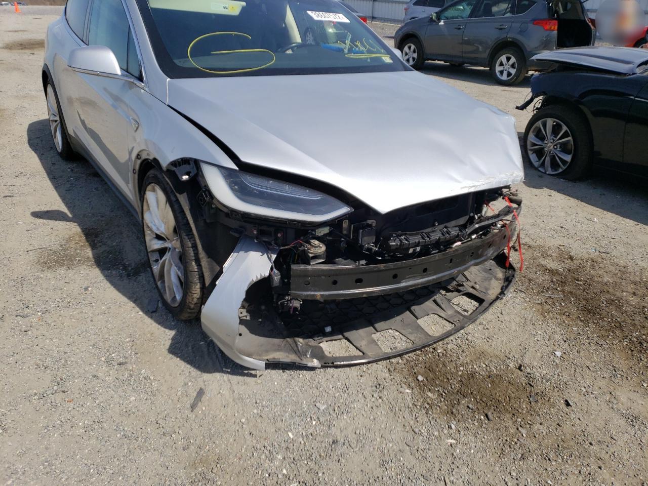 Photo 9 from auction – 2016 TESLA MODEL X with VIN 5YJXCAE45GFS00519