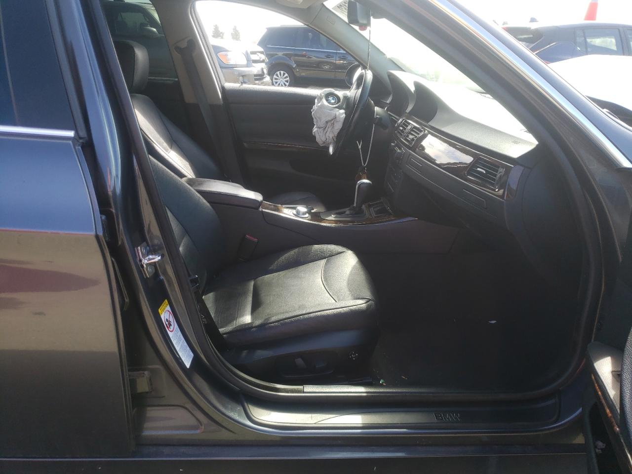 Photo 5 from auction – 2006 BMW 330 I with VIN WBAVB33586KS37001