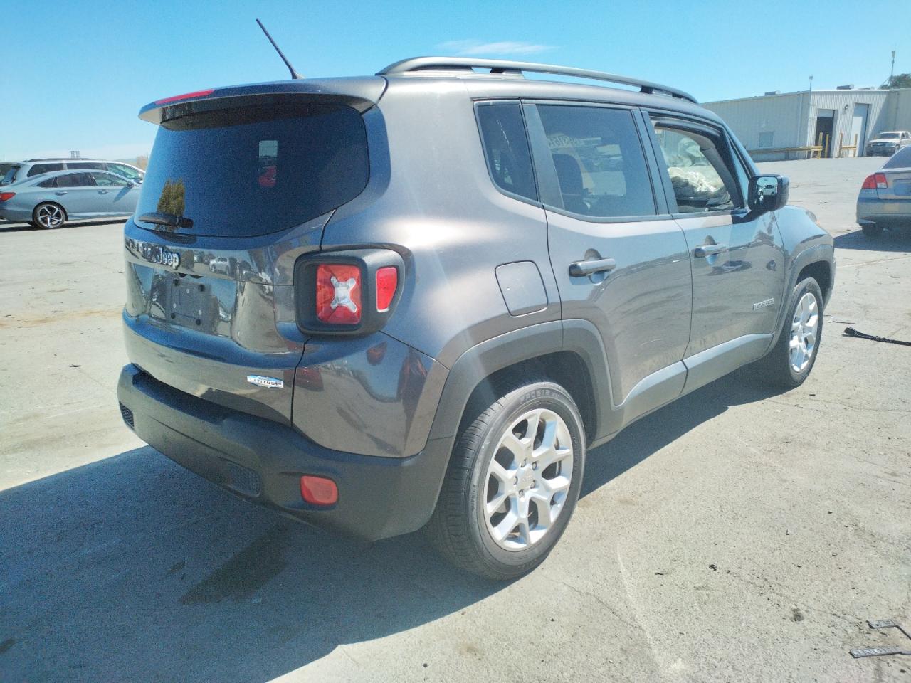 Photo 4 from auction – 2017 JEEP RENEGADE L with VIN ZACCJABB3HPE95248
