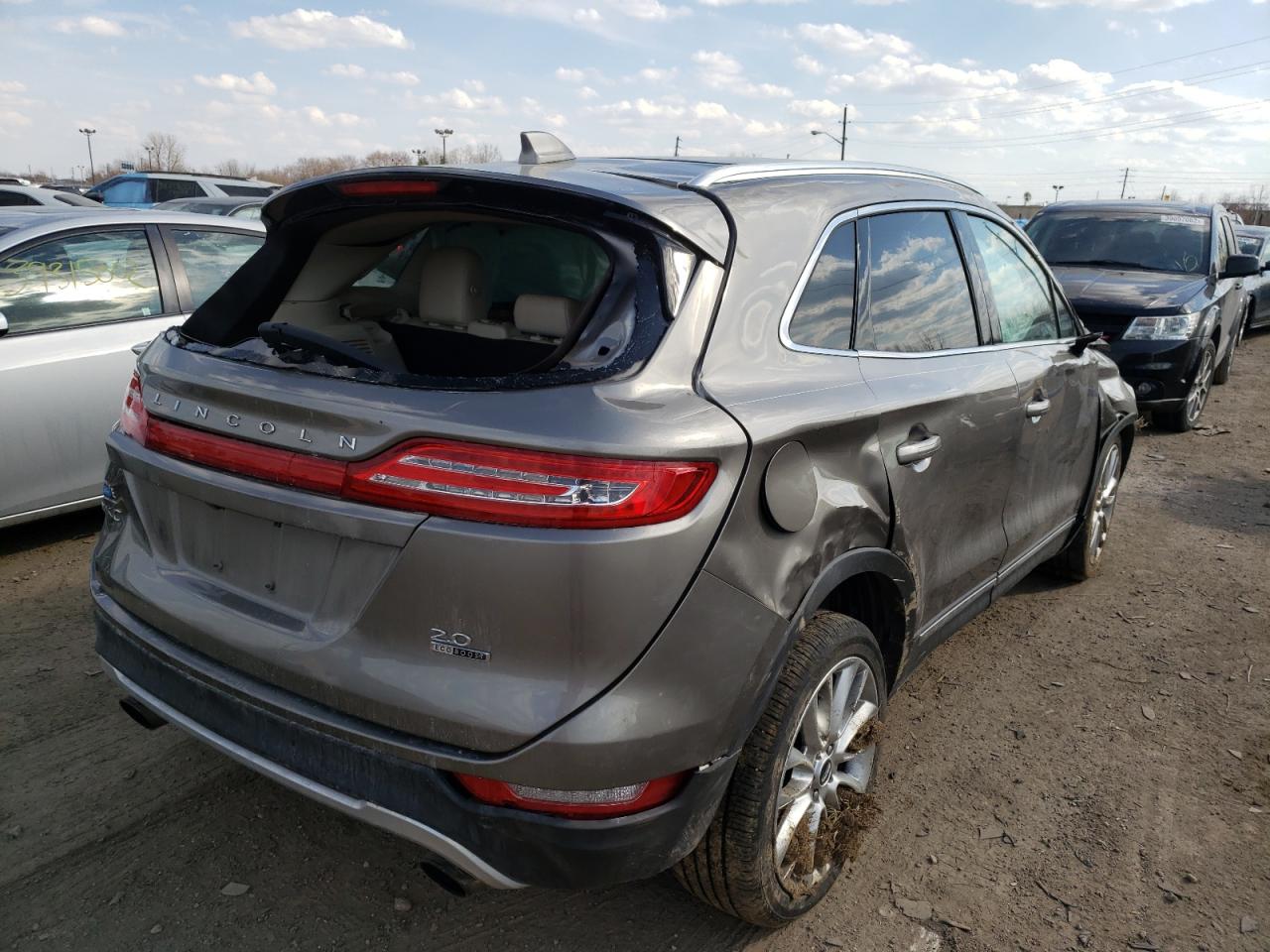 Photo 4 from auction – 2016 LINCOLN MKC RESERV with VIN 5LMCJ3C93GUJ01082