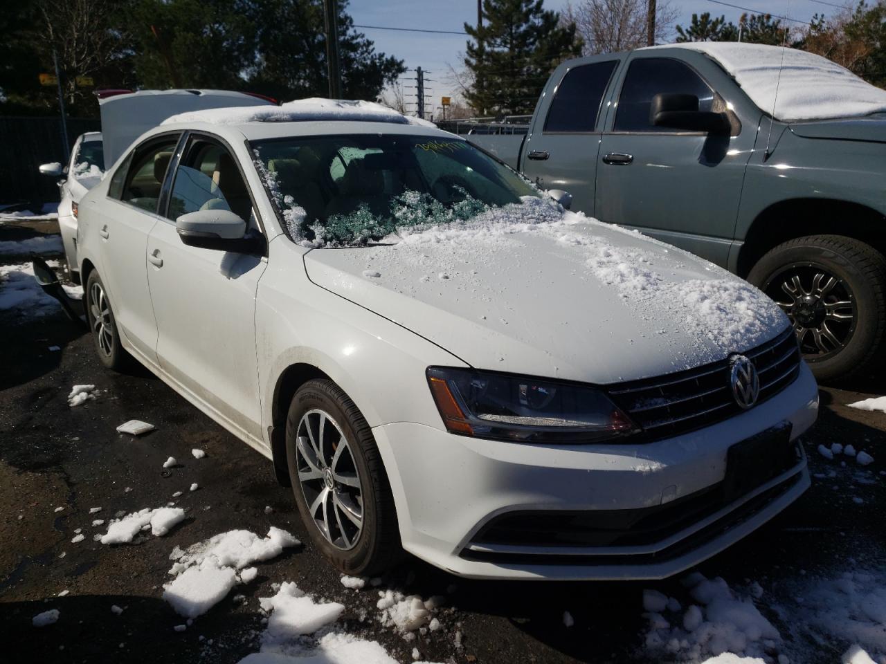 VOLKSWAGEN JETTA SE 2018 with VIN 3VWDB7AJ2JM253344 - Photo from auction