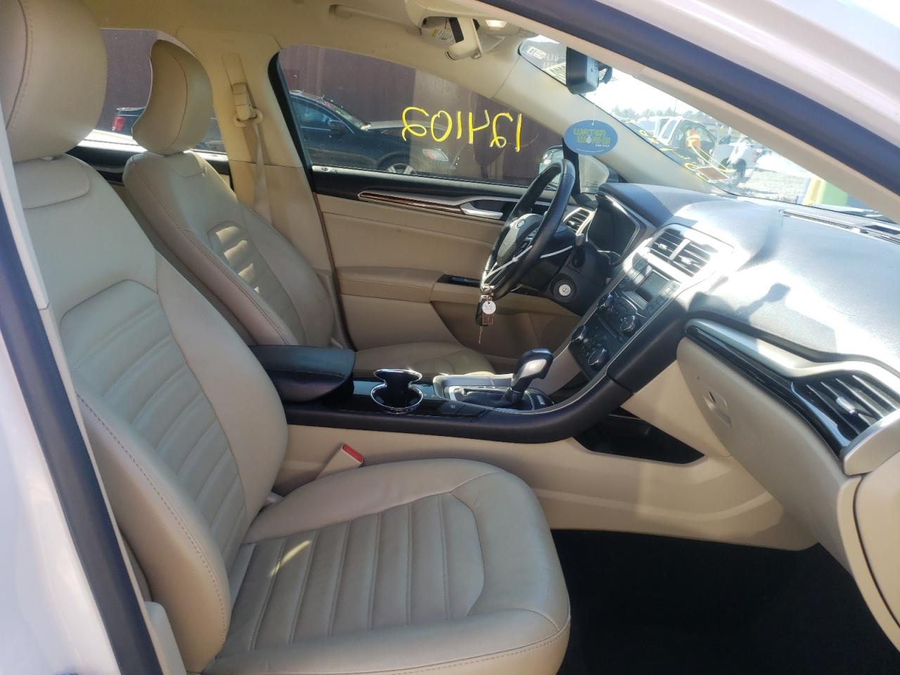 Photo 5 from auction – 2016 FORD FUSION SE with VIN 3FA6P0LU5GR262438