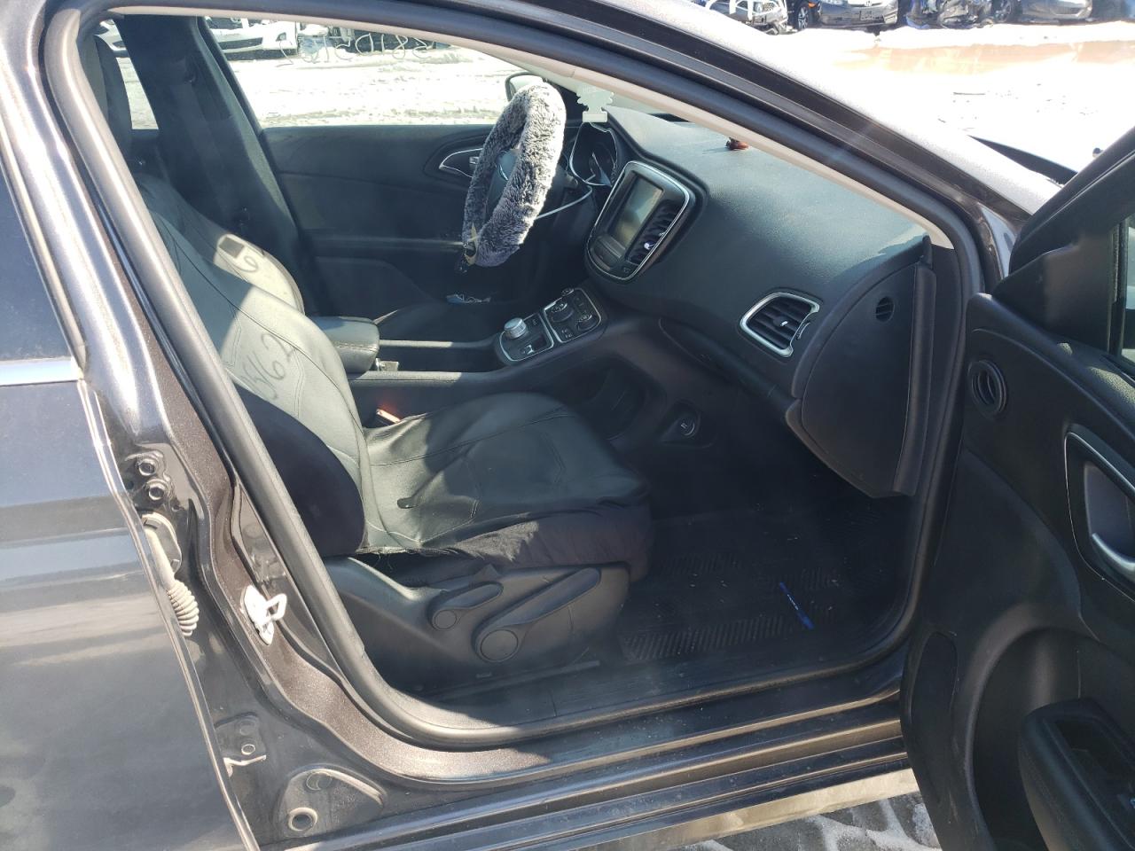 Photo 5 from auction – 2016 CHRYSLER 200 LIMITE with VIN 1C3CCCAB5GN194564