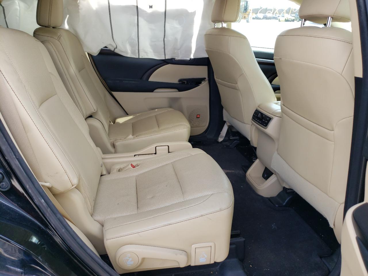 Photo 6 from auction – 2015 TOYOTA HIGHLANDER with VIN 5TDDKRFHXFS094665