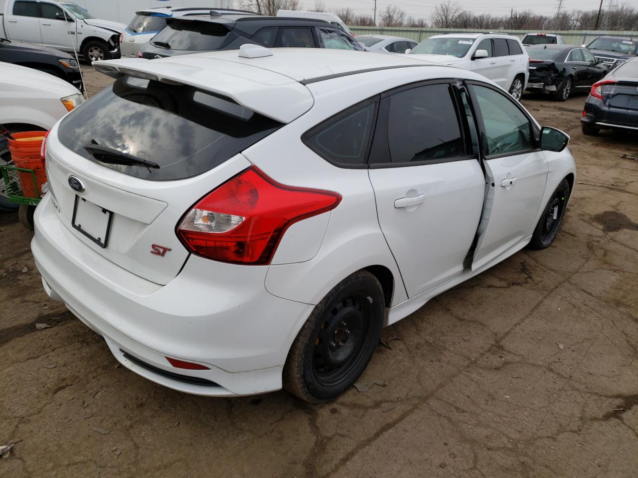 Photo 4 from auction – 2013 FORD FOCUS ST with VIN 1FADP3L92DL289398