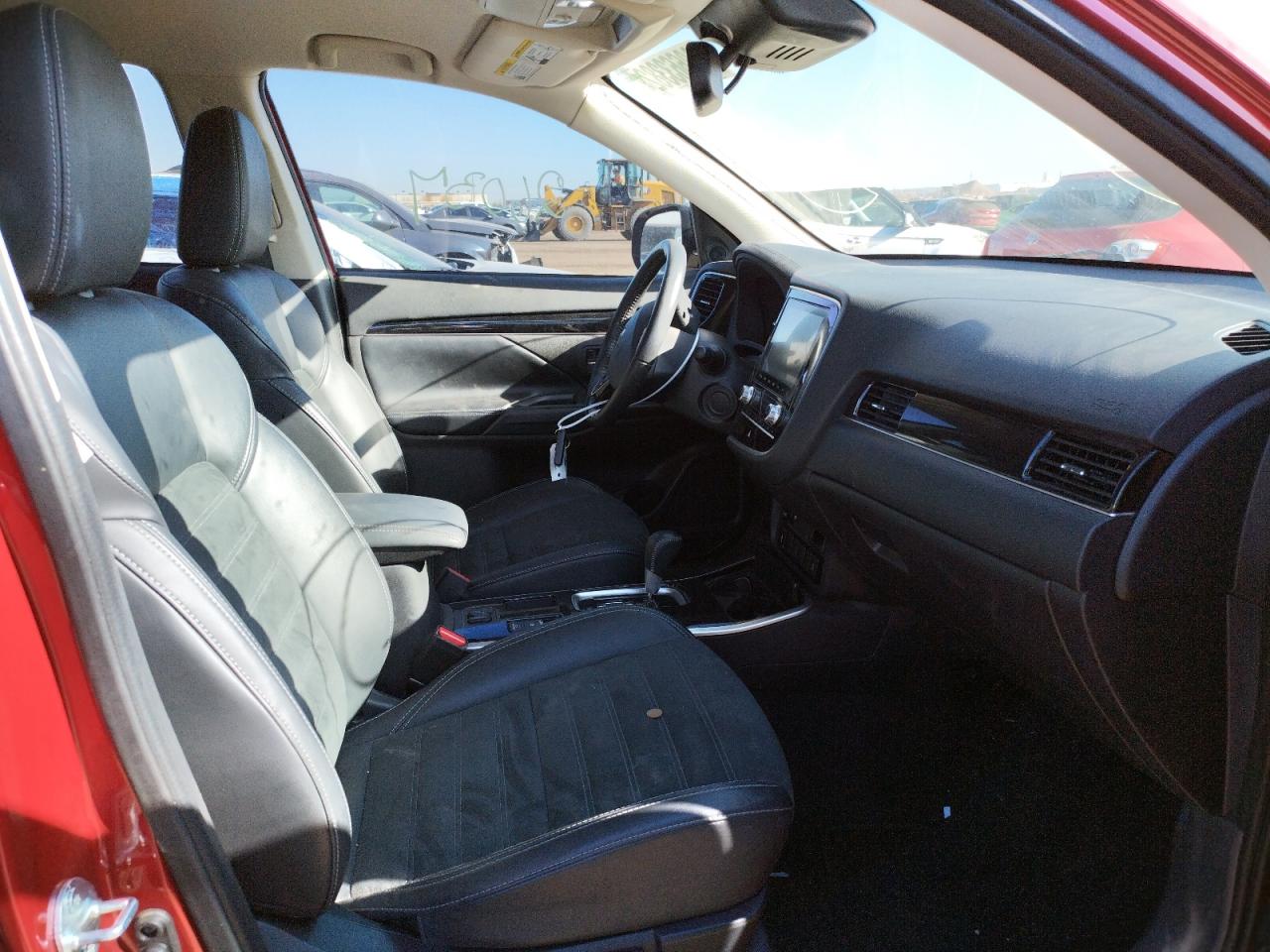 Photo 5 from auction – 2020 MITSUBISHI OUTLANDER with VIN JA4AD3A31LZ008220
