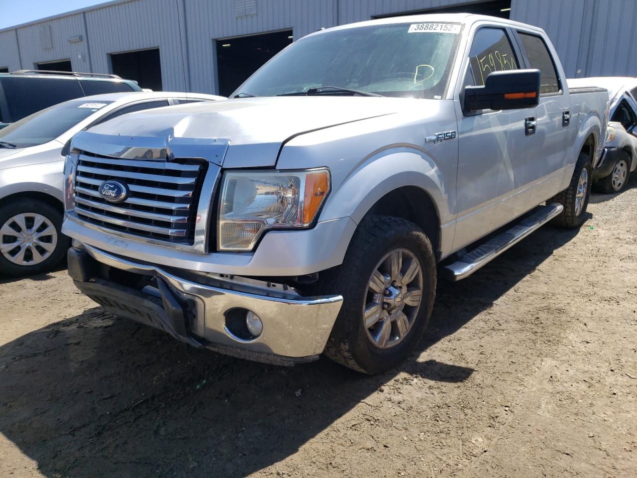 Фото 2 с аукциона – 2011 FORD F150 SUPER с VIN 1FTFW1CF2BFB89068