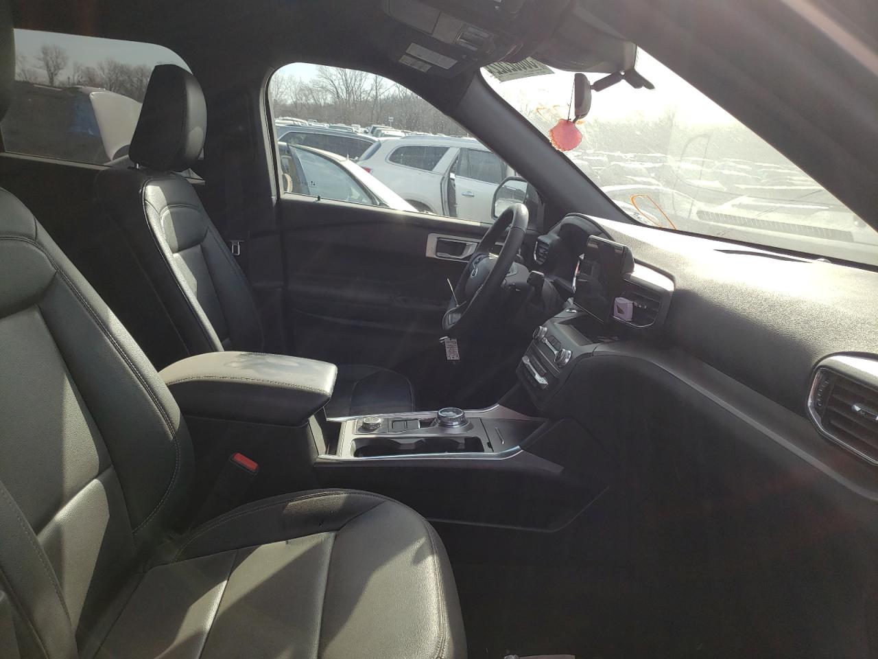 Photo 5 from auction – 2020 FORD EXPLORER X with VIN 1FMSK8DHXLGB82458