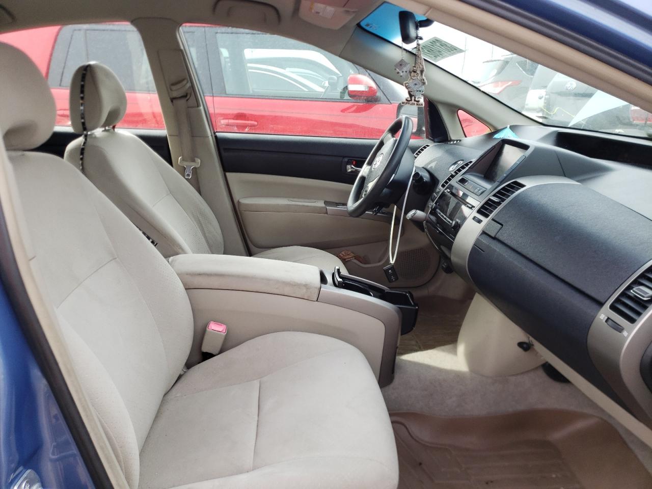 Photo 5 from auction – 2006 TOYOTA PRIUS with VIN JTDKB22U067082553