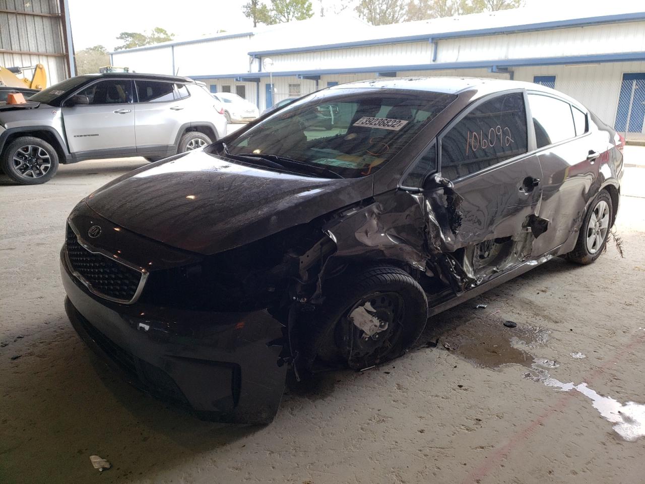 Photo 2 from auction – 2017 KIA FORTE LX with VIN 3KPFK4A78HE135415