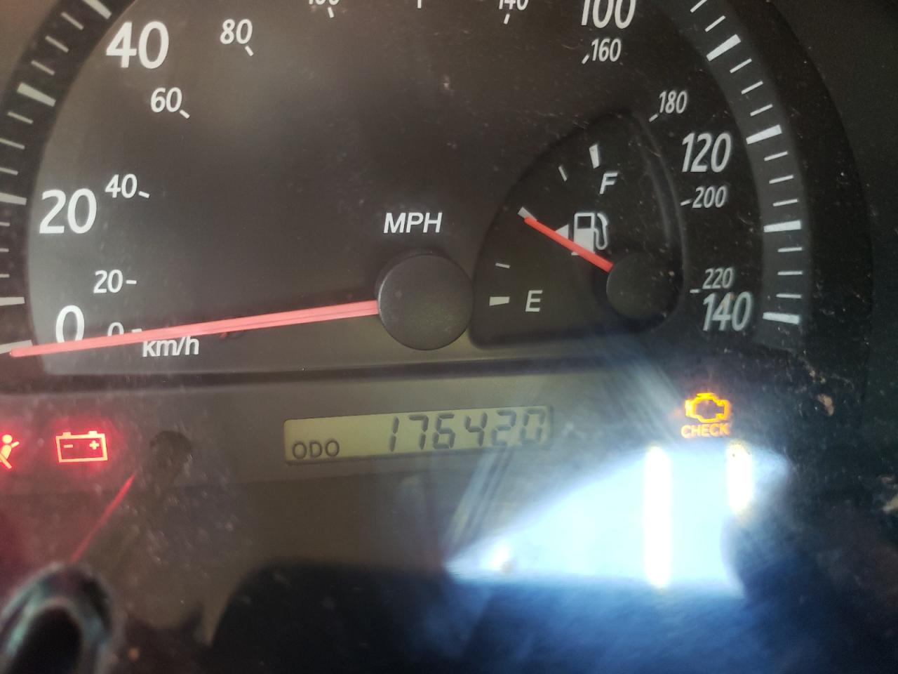 Photo 8 from auction – 2002 TOYOTA CAMRY LE with VIN 4T1BE32K02U089182