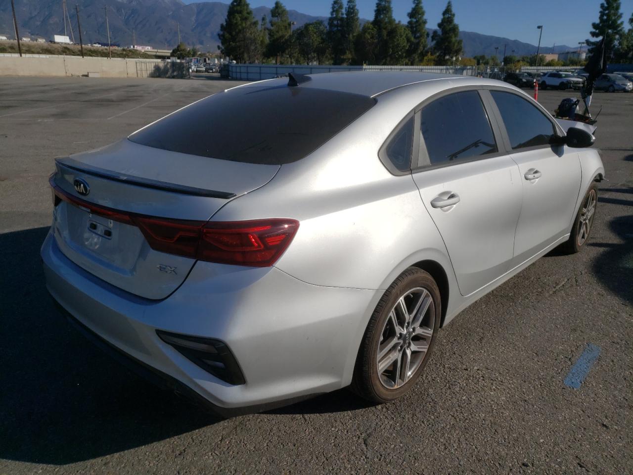 Photo 4 from auction – 2020 KIA FORTE EX with VIN 3KPF54AD0LE209836