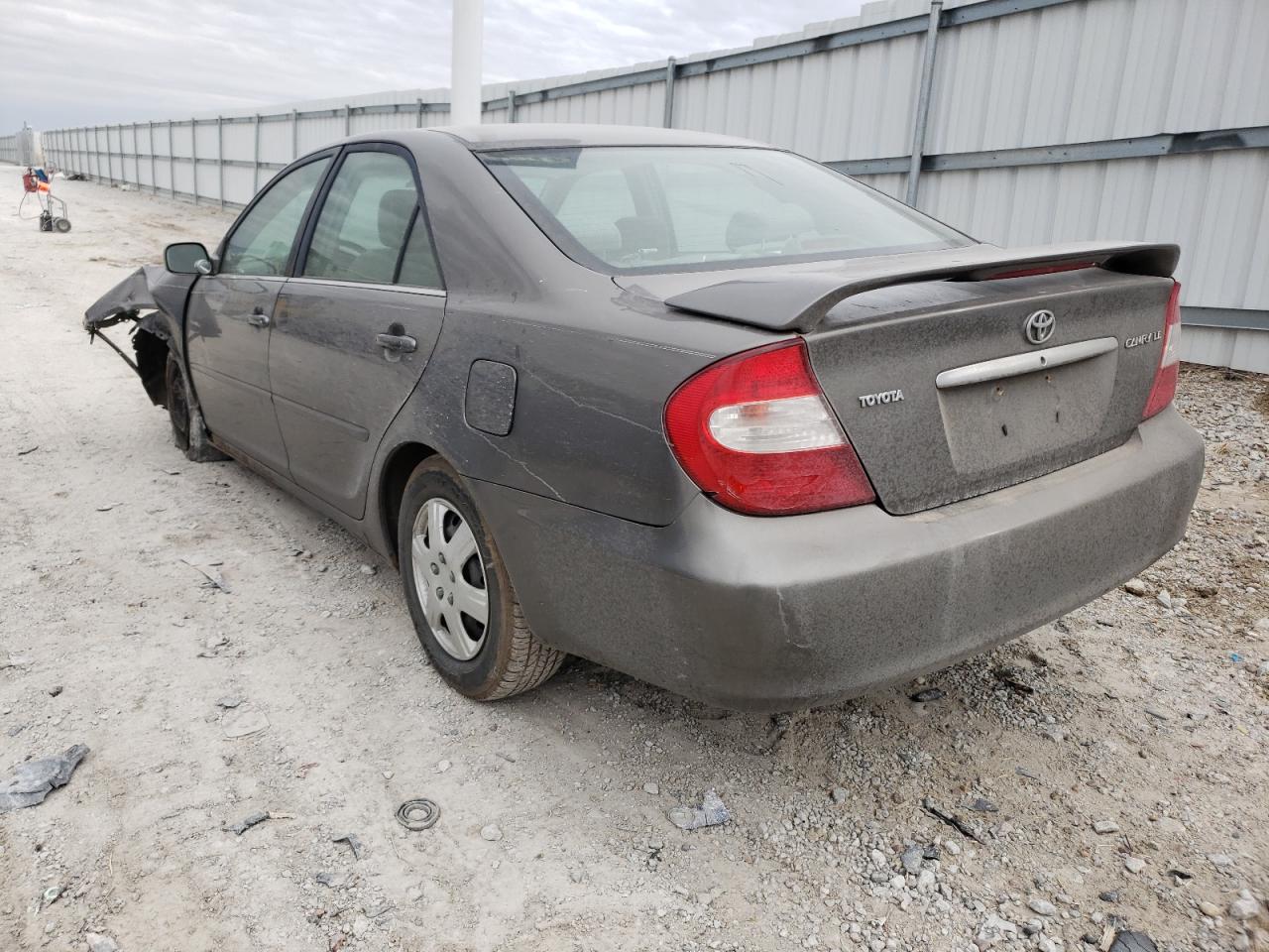 Photo 3 from auction – 2003 TOYOTA CAMRY LE with VIN 4T1BE32K83U642307