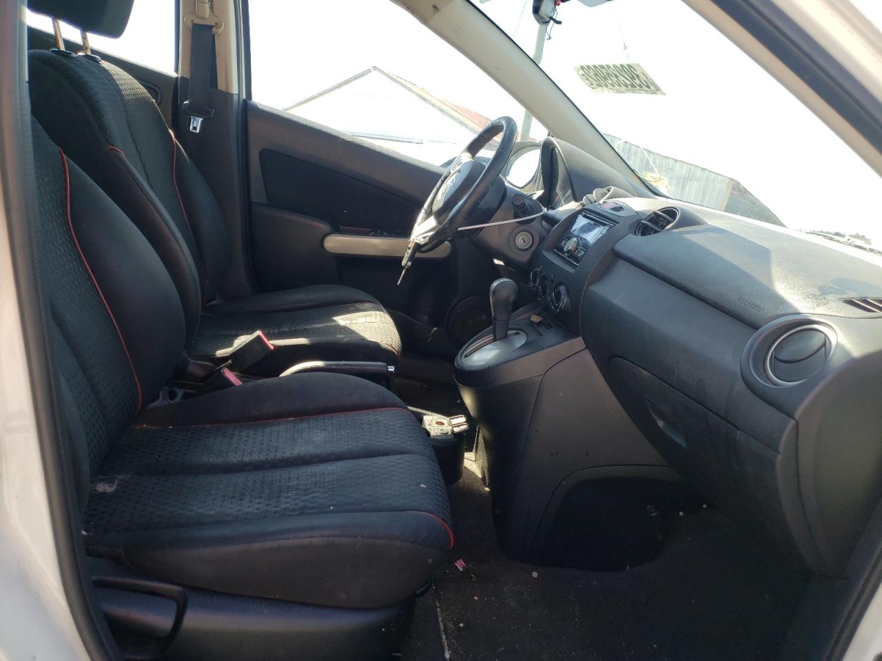 Photo 5 from auction – 2012 MAZDA MAZDA2 with VIN JM1DE1LY8C0137248