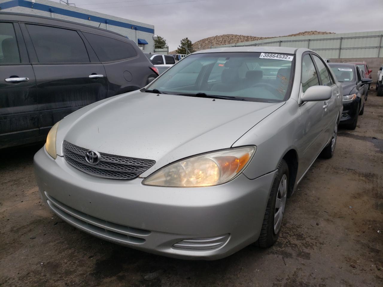 Photo 2 from auction – 2002 TOYOTA CAMRY LE with VIN JTDBE30K320016631