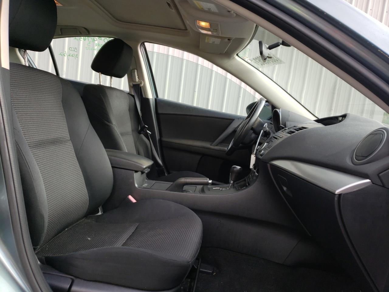 Photo 5 from auction – 2012 MAZDA 3 I with VIN JM1BL1V88C1584330