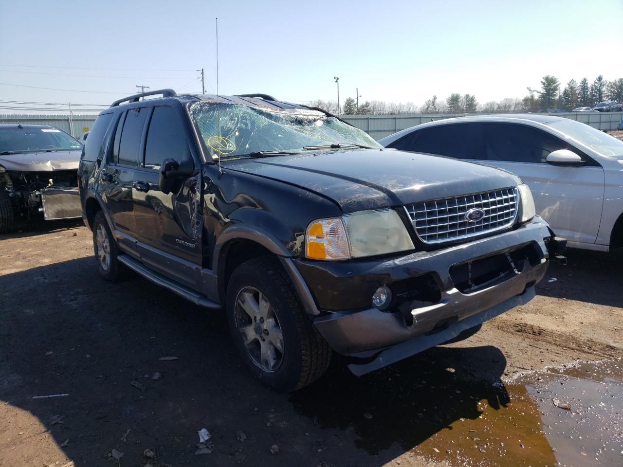 FORD EXPLORER X 2004 مع رقم تعريف المركبة 1FMZU73K74UB22687 - صورة من المزاد