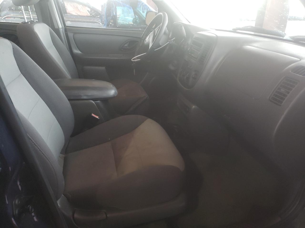 Photo 5 from auction – 2004 FORD ESCAPE XLS with VIN 1FMYU02154DA04164