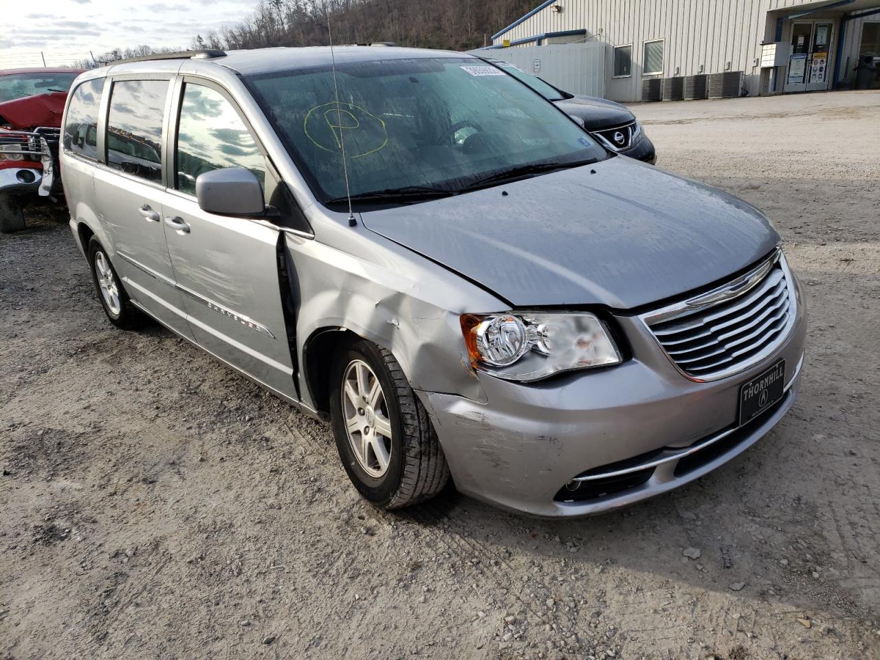 CHRYSLER TOWN & COU 2013 with VIN 2C4RC1BG4DR555110 - Photo from auction