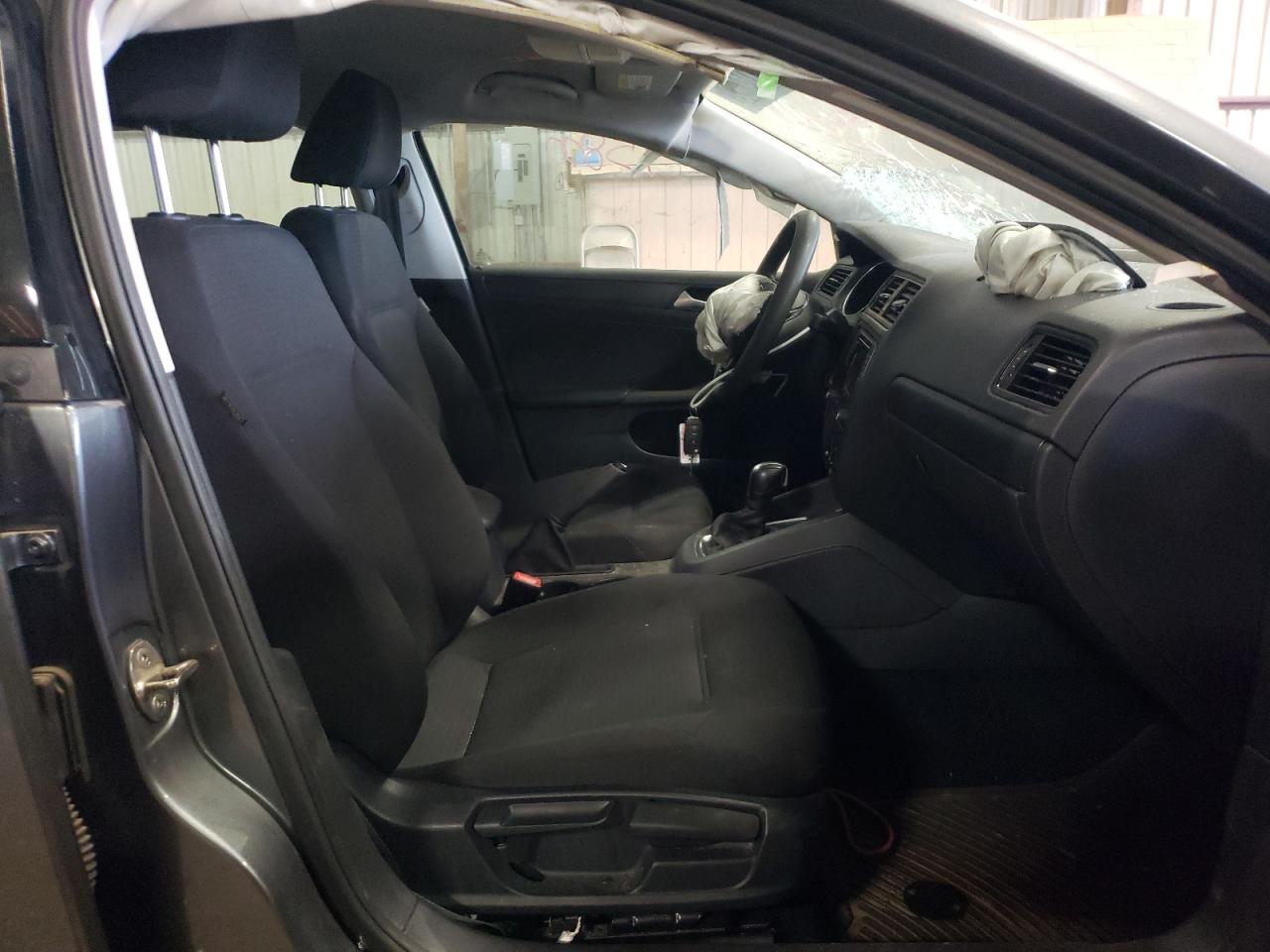 Photo 5 from auction – 2016 VOLKSWAGEN JETTA S with VIN 3VW267AJ8GM385707