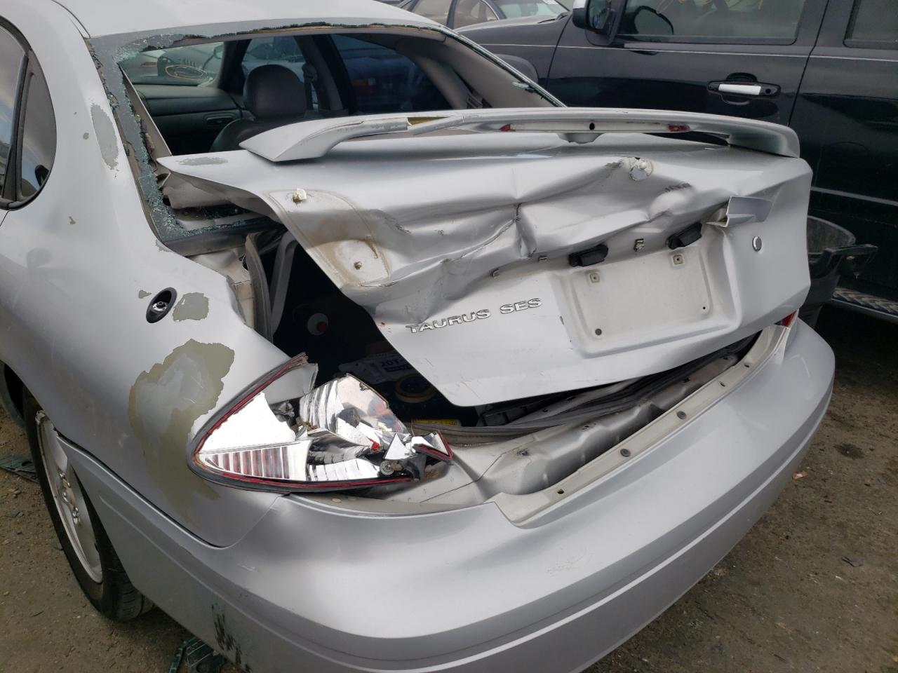 Photo 9 from auction – 2004 FORD TAURUS SES with VIN 1FAFP55S44A176066
