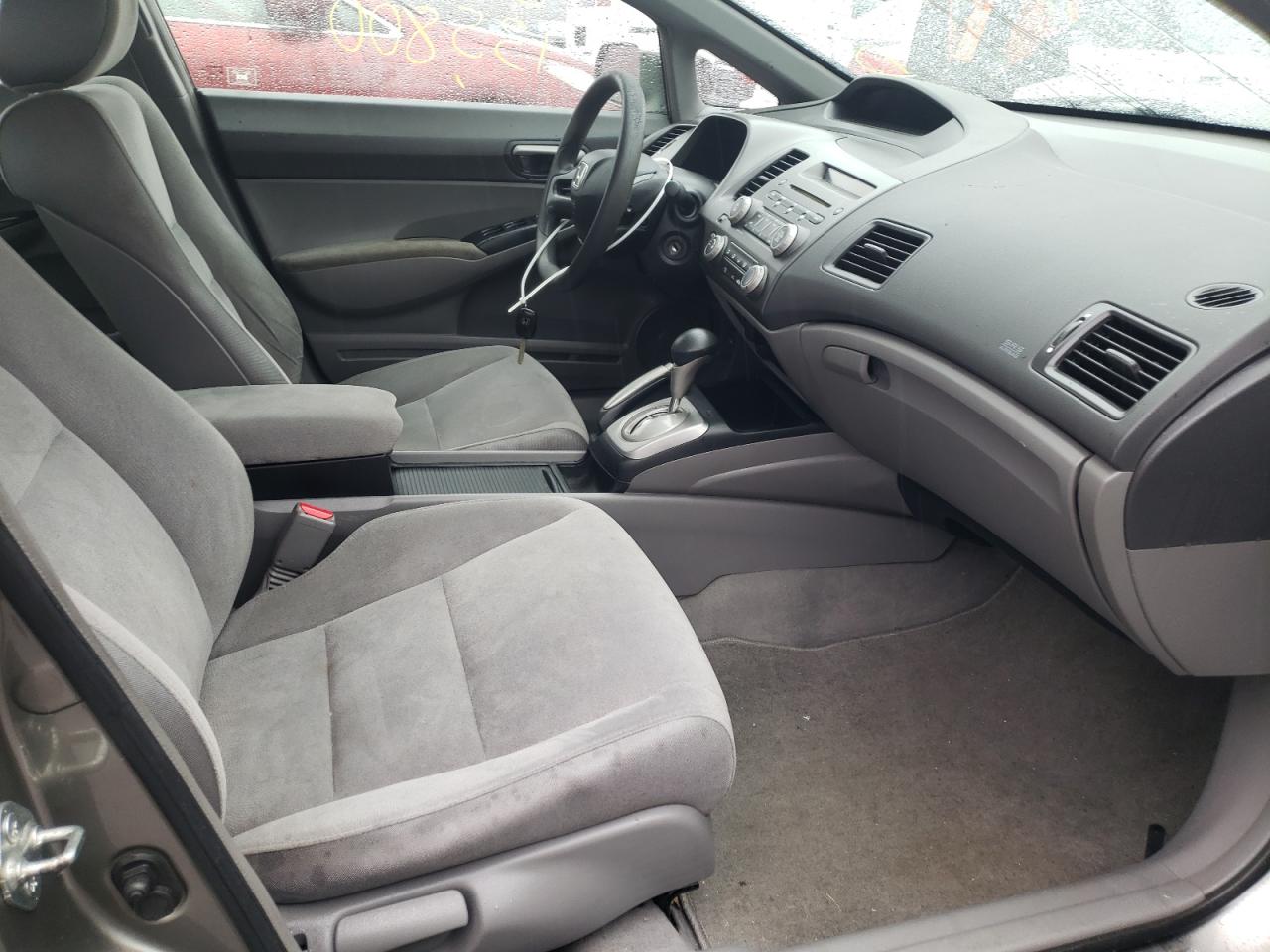 Photo 5 from auction – 2008 HONDA CIVIC LX with VIN 2HGFA16588H345236