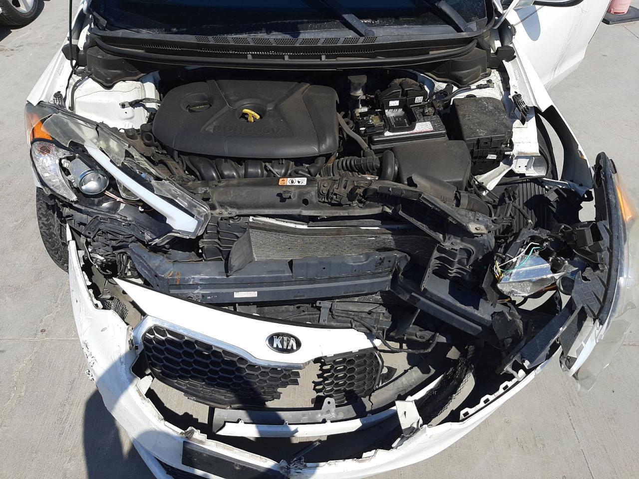 Photo 7 from auction – 2016 KIA FORTE LX with VIN KNAFX4A6XG5515050