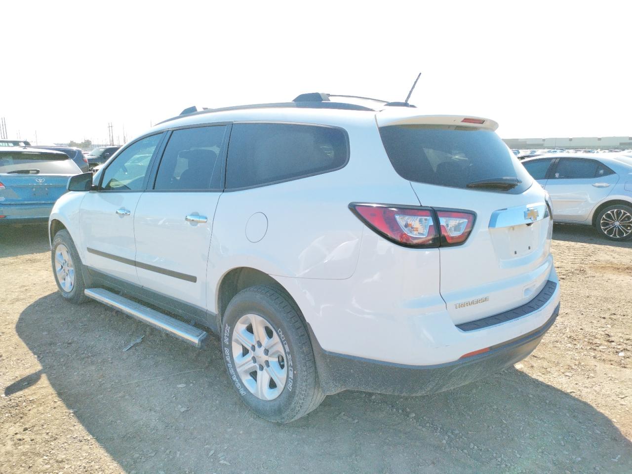 Photo 3 from auction – 2017 CHEVROLET TRAVERSE L with VIN 1GNKRFKD4HJ141605