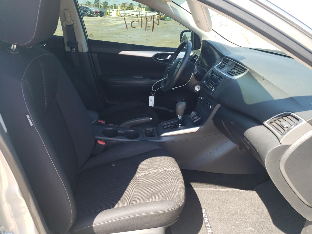 Photo 5 from auction – 2017 NISSAN SENTRA S with VIN 3N1AB7AP4HY266273