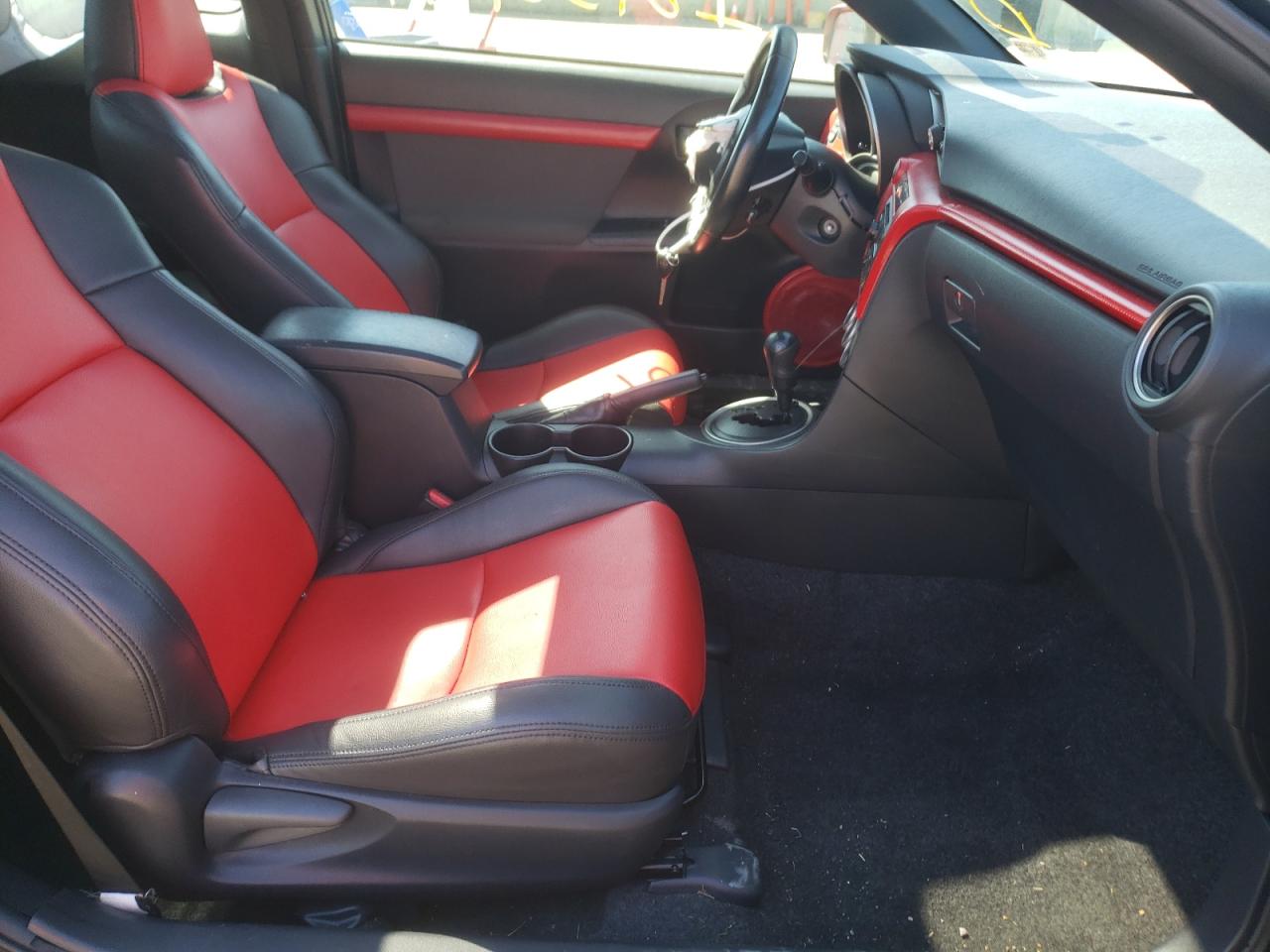 Photo 5 from auction – 2013 TOYOTA SCION TC with VIN JTKJF5C79D3064138