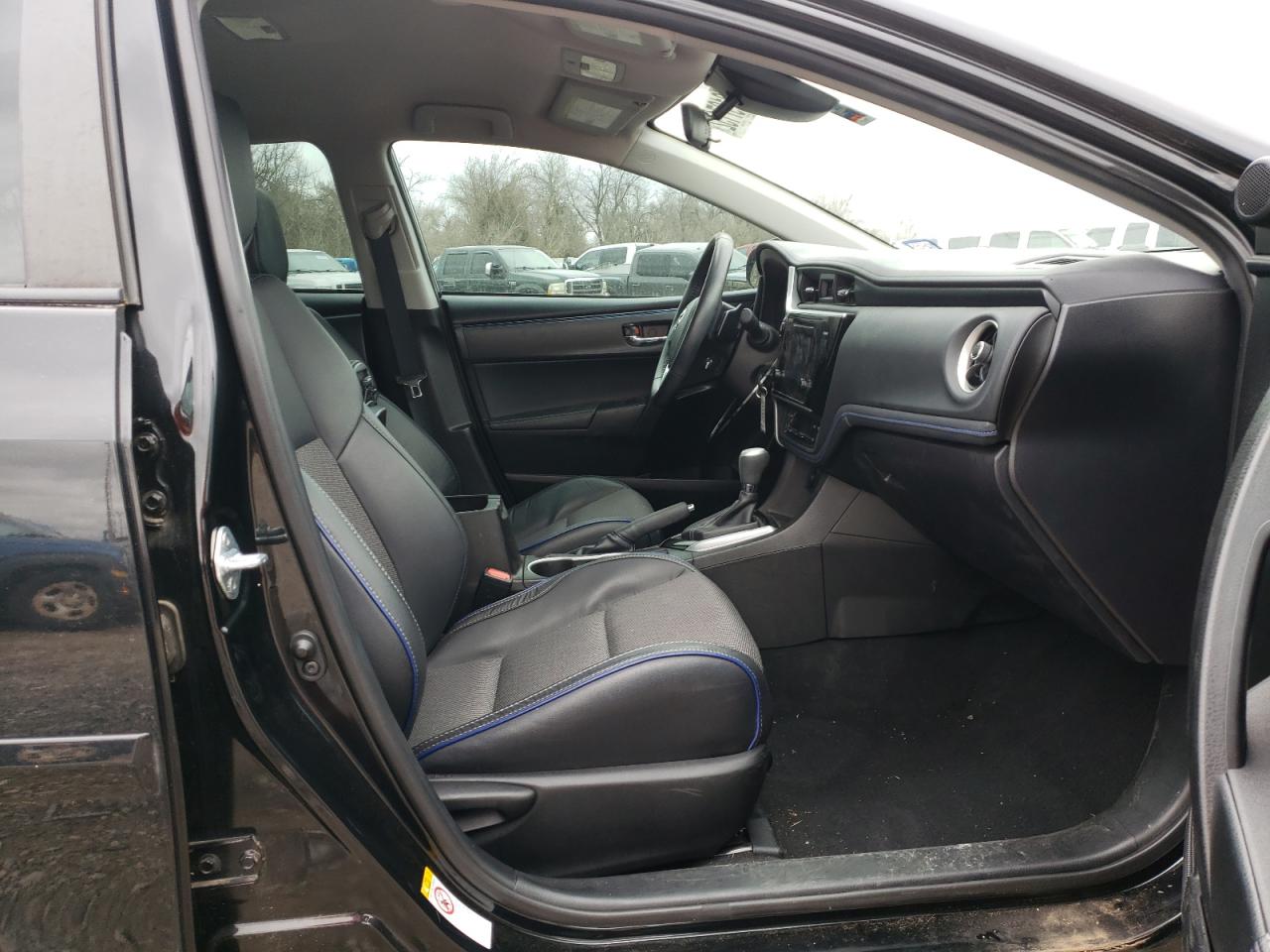 Photo 5 from auction – 2017 TOYOTA COROLLA SE with VIN 5YFBURHE9HP607954