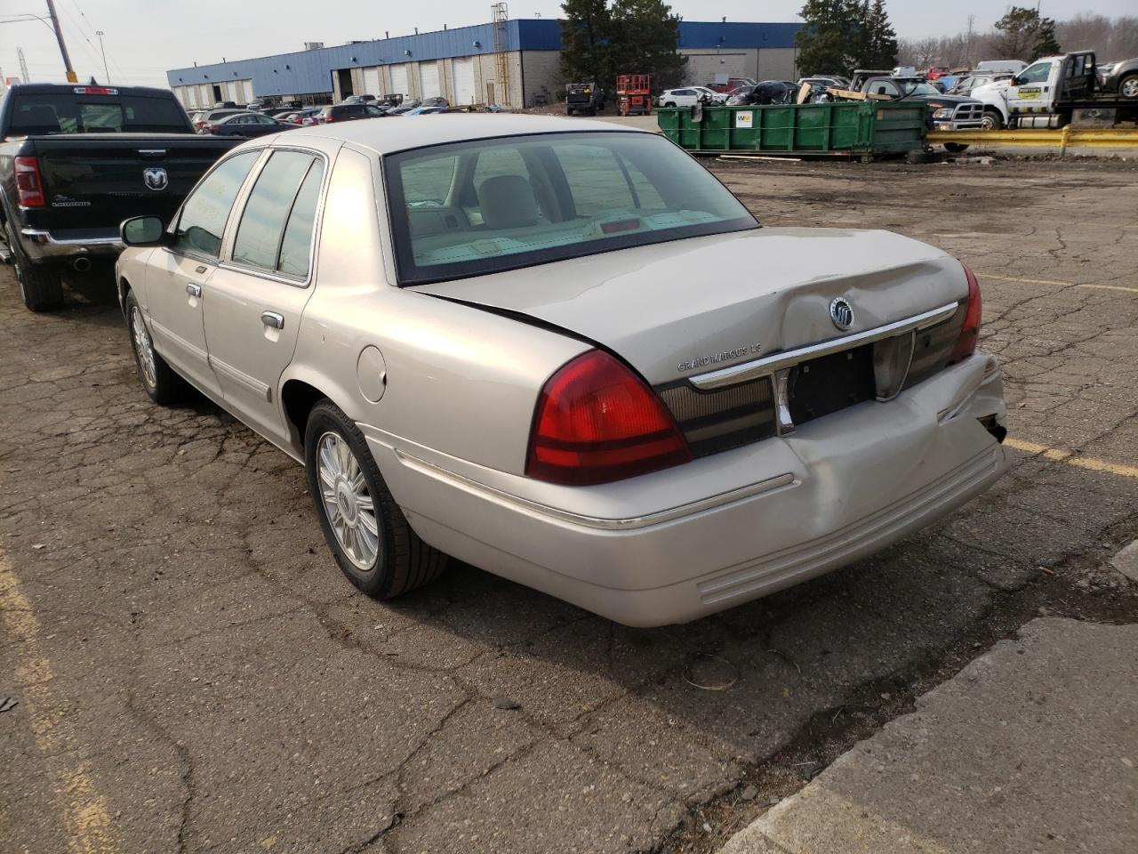 Photo 3 from auction – 2009 MERCURY GRAND MARQ with VIN 2MEHM75VX9X616581