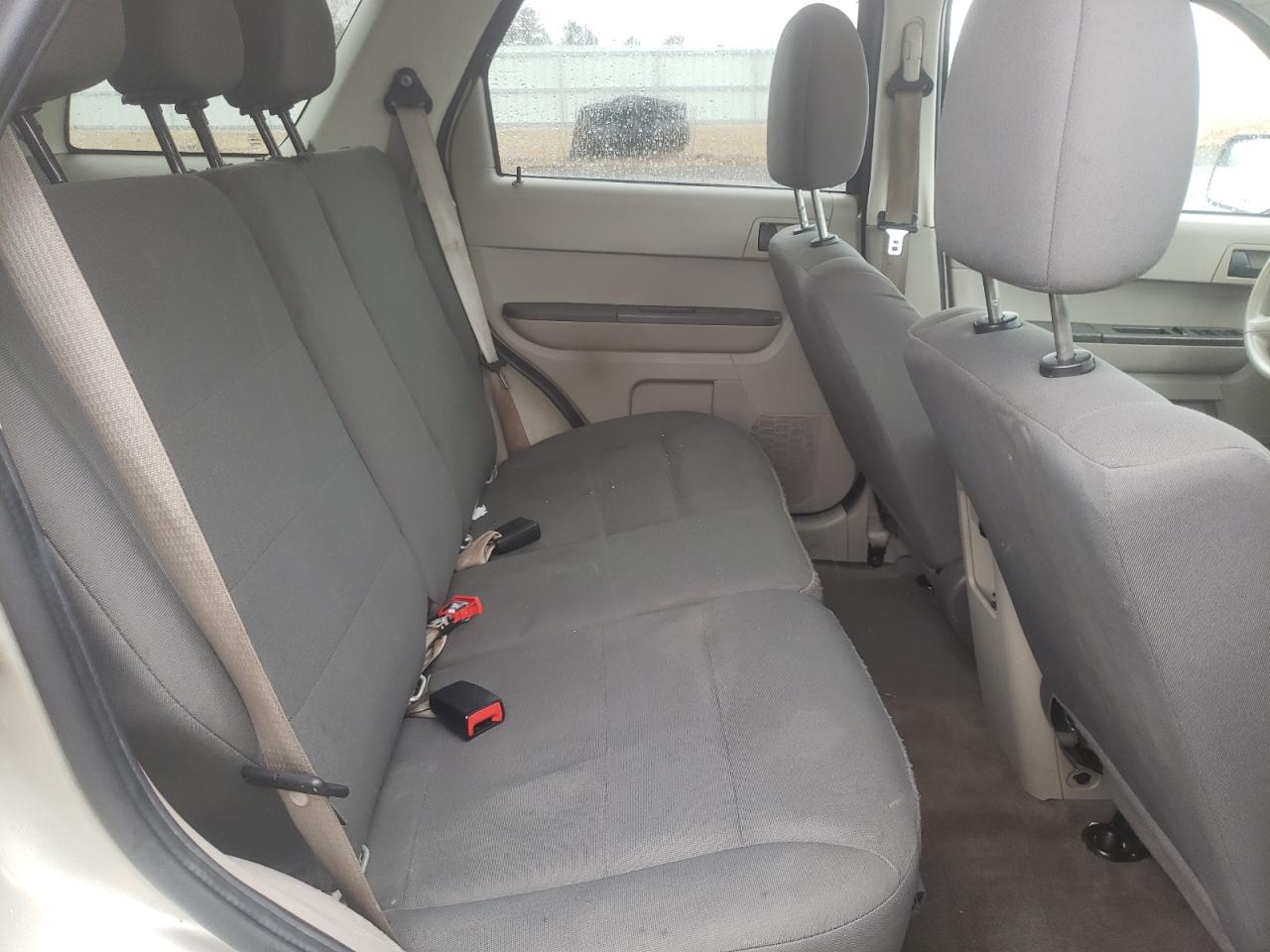 Photo 6 from auction – 2010 FORD ESCAPE XLS with VIN 1FMCU0C79AKD12054